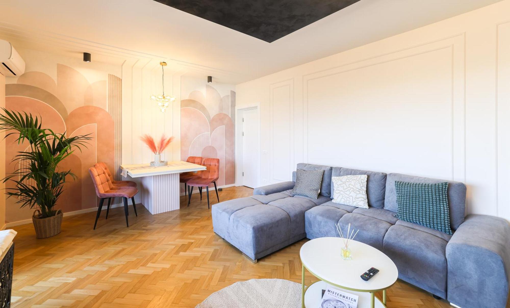 Royal Park With Wide Park View Terrace Apartment