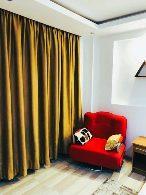 Apartment Unirii Central W/balcony Bucharest