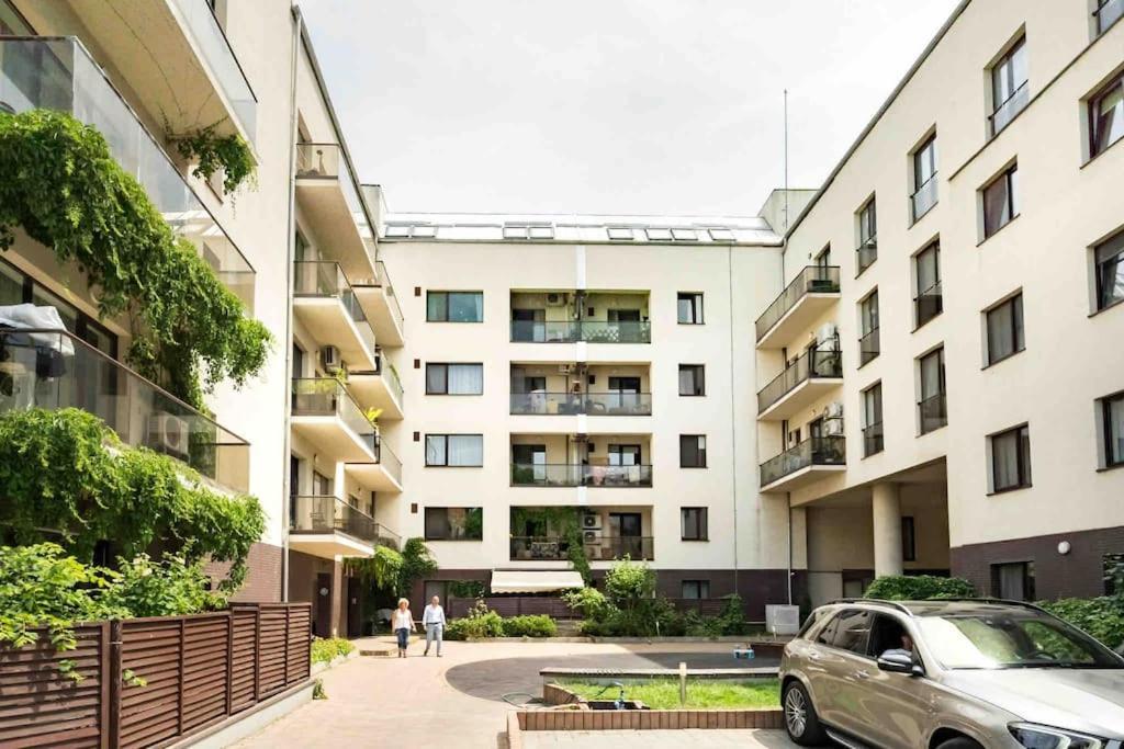 Vivando - Bright 1br - View Balcony - Parking Apartment *