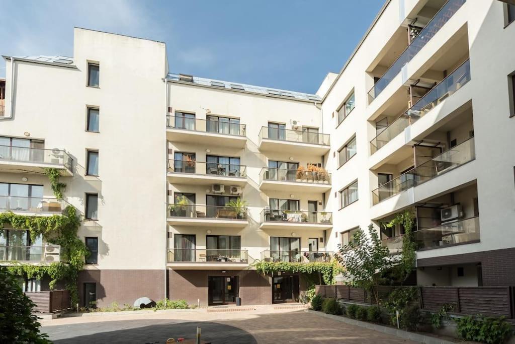Apartment Vivando - Bright 1br - View Balcony - Parking *