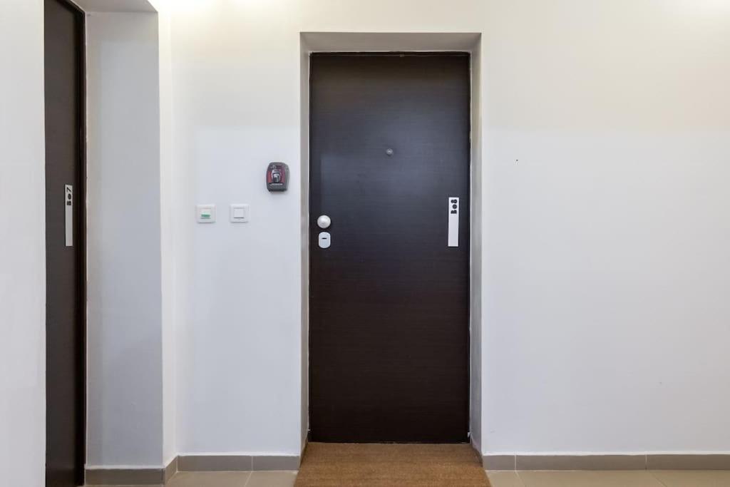 Vivando - Bright 1br - View Balcony - Parking