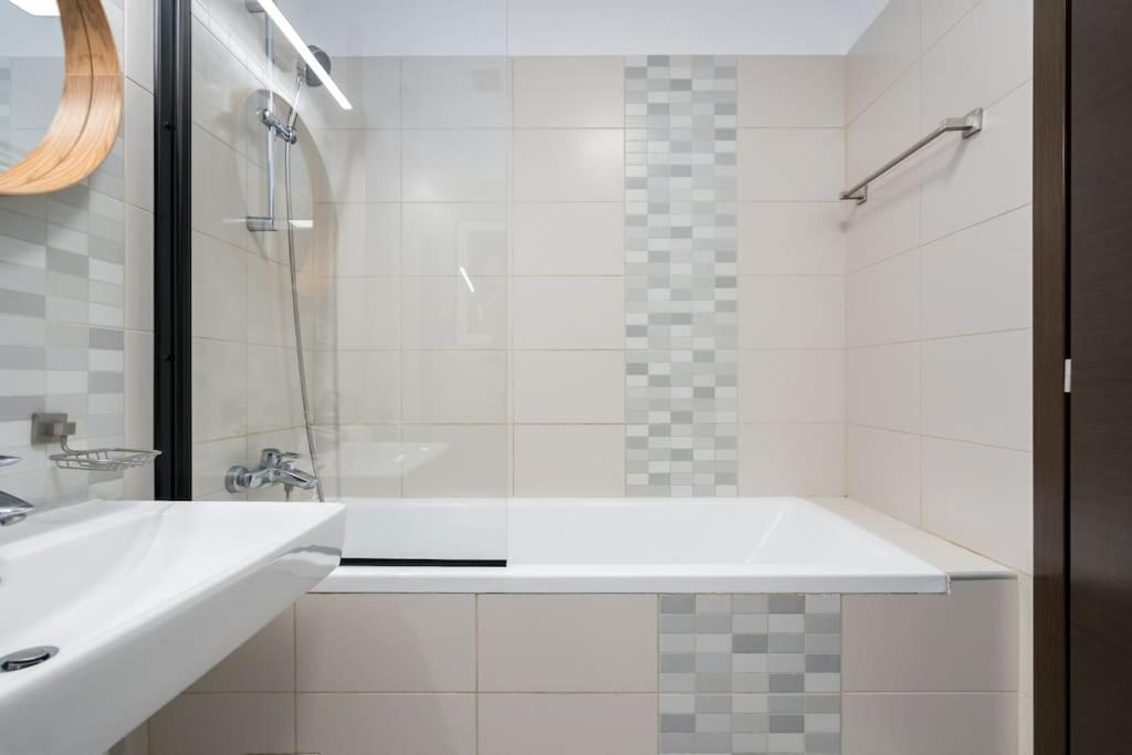 Apartment Vivando - Bright 1br - View Balcony - Parking *