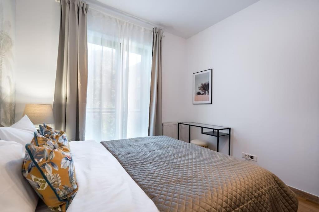 Apartment Vivando - Bright 1br - View Balcony - Parking *
