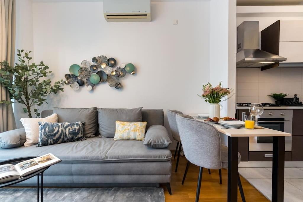 Apartment Vivando - Bright 1br - View Balcony - Parking