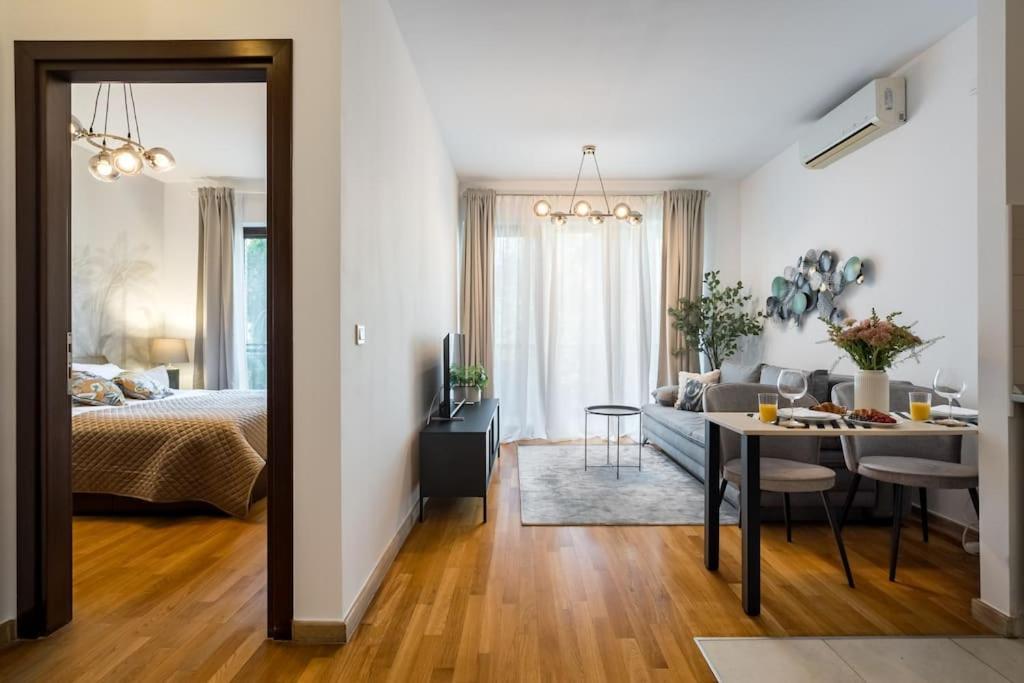 Vivando - Bright 1br - View Balcony - Parking *