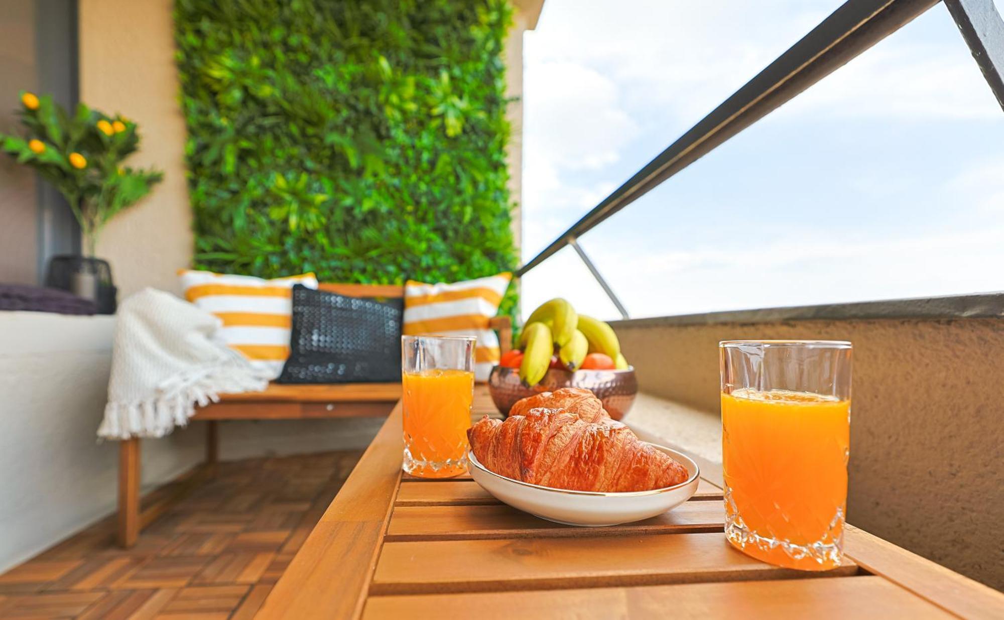 Apartment Royal Park With Wide Park View Terrace Bucharest