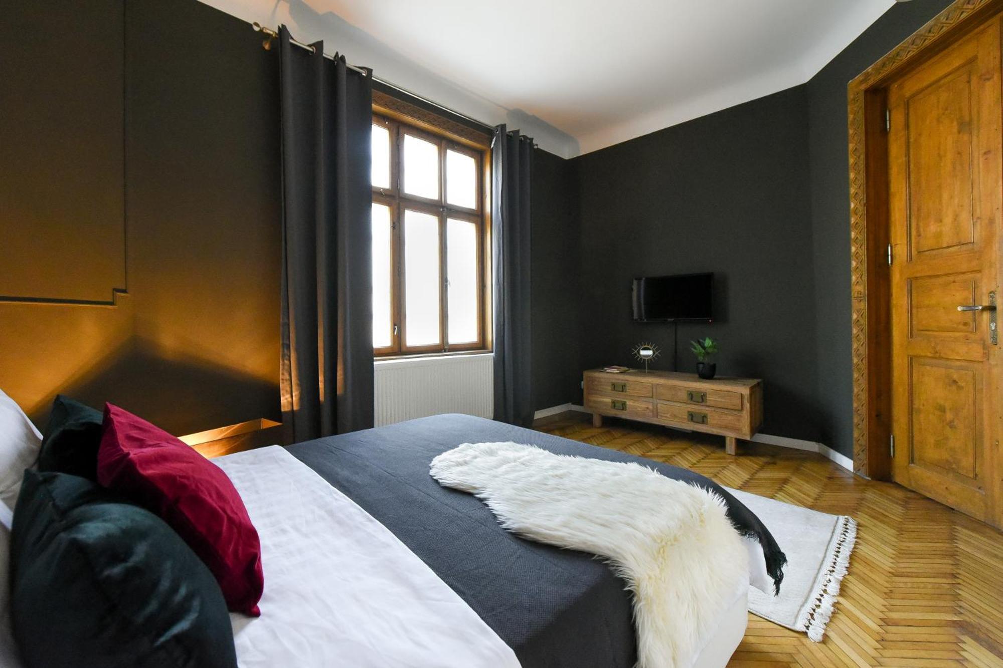 Brancovenian Wonder - 3br Near Cismigiu Park Apartment
