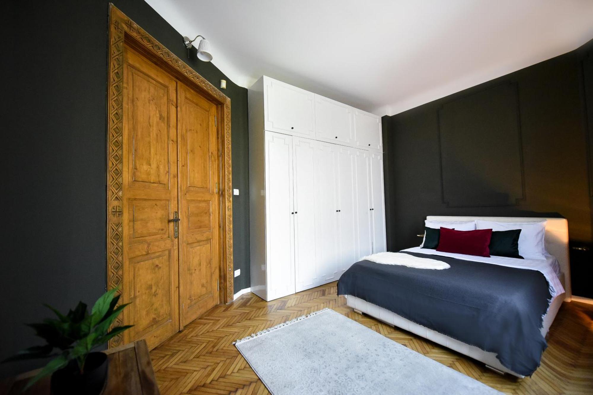 Apartment Brancovenian Wonder - 3br Near Cismigiu Park Bucharest
