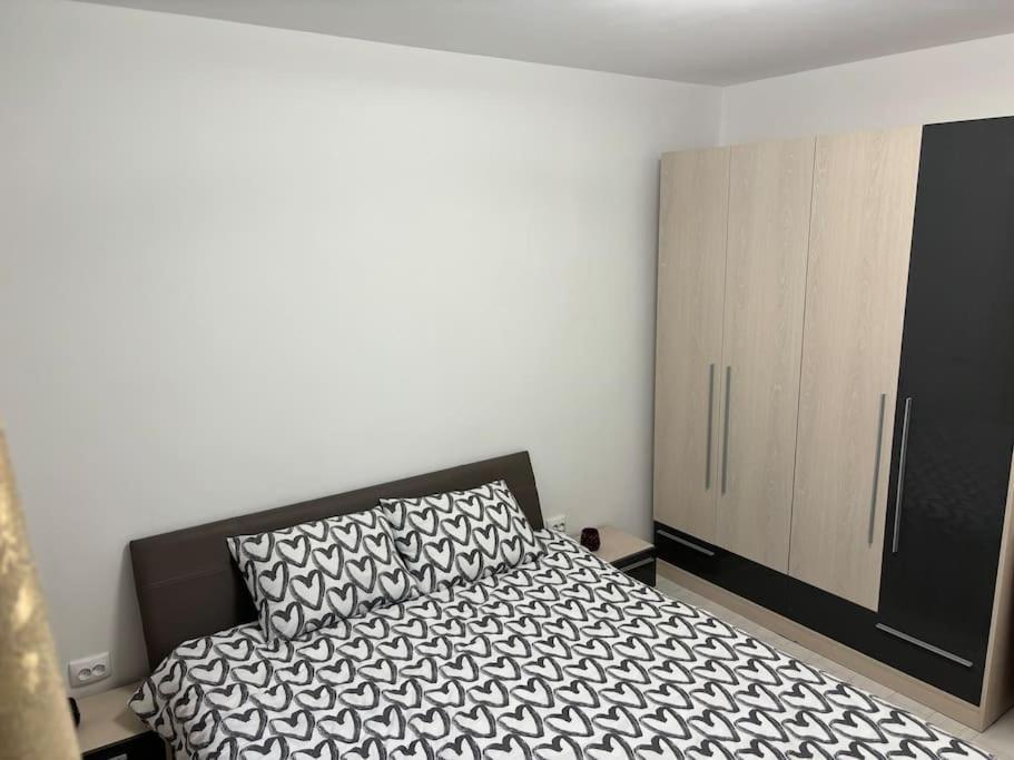 Apartamento 3 Decomandat *
