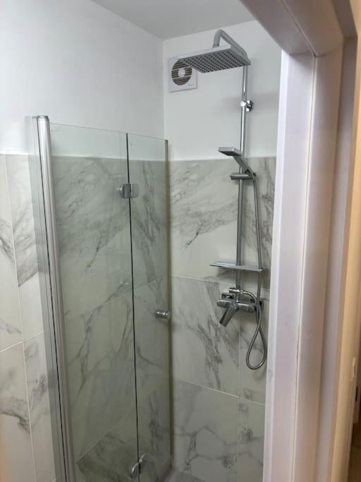 Apartamento 3 Decomandat Bucareste