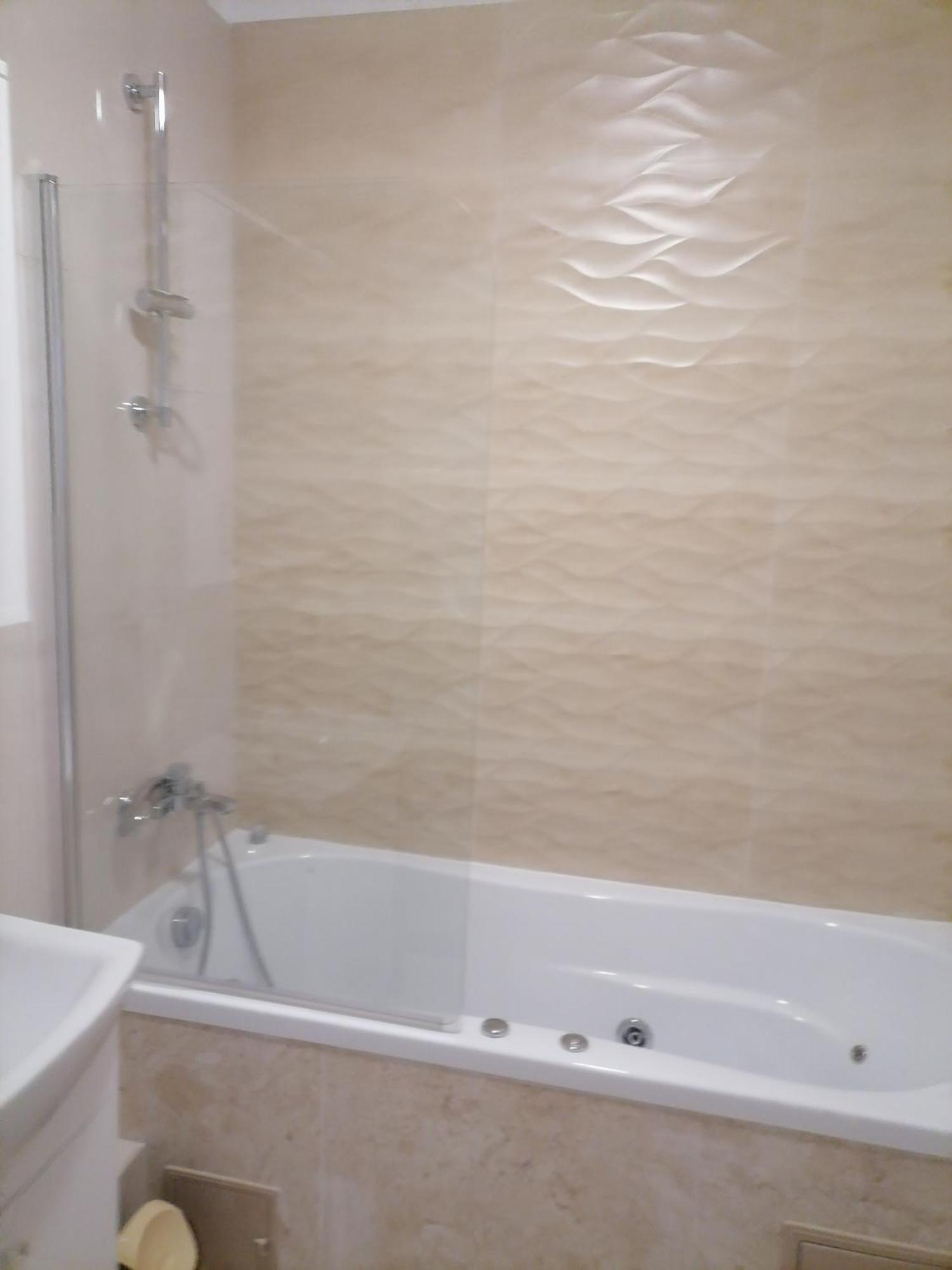 Apartamento Luxury 4-rooms, 2-bathrooms, Obor Area
