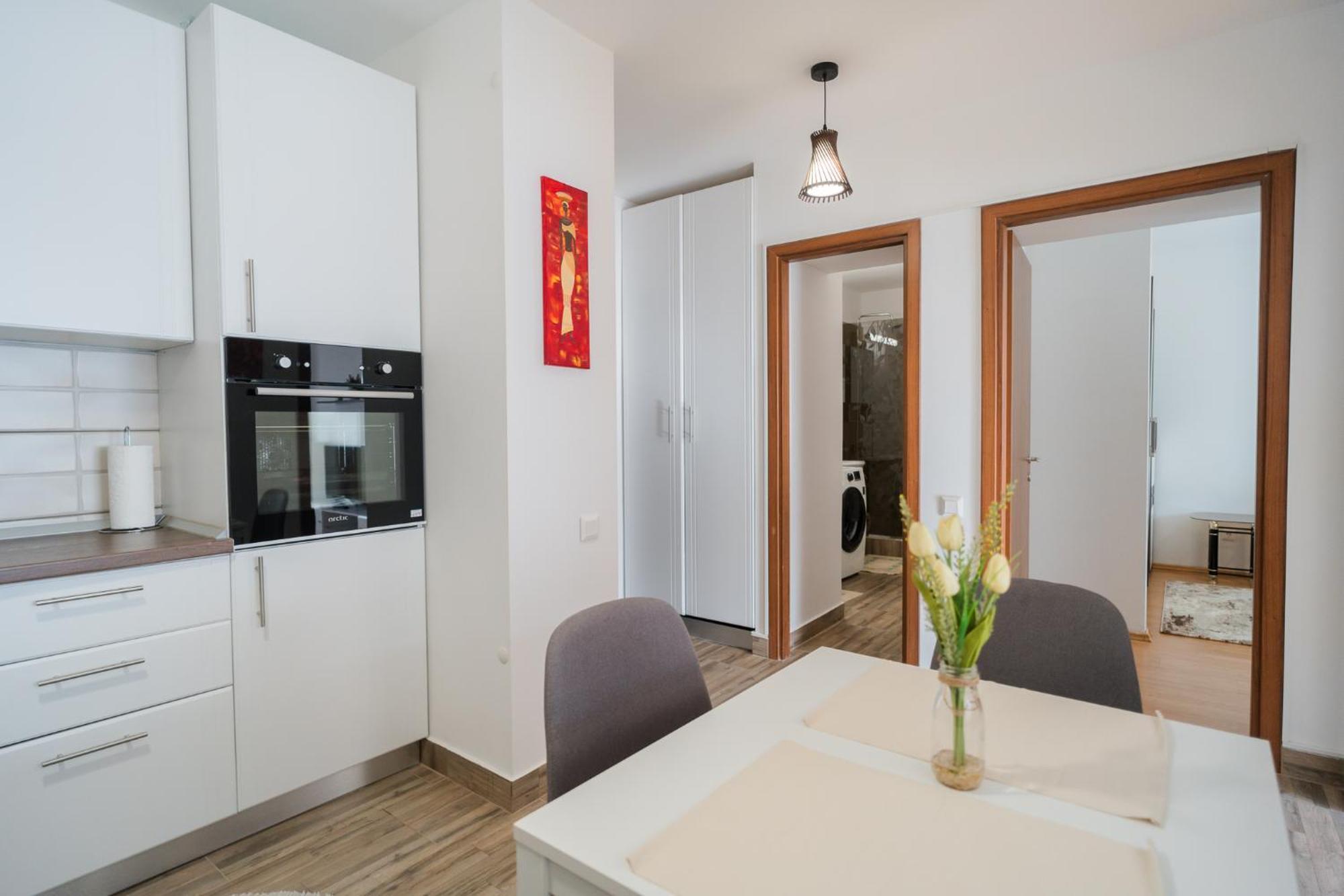 Renovated Gem Plumbuita Park Bucareste