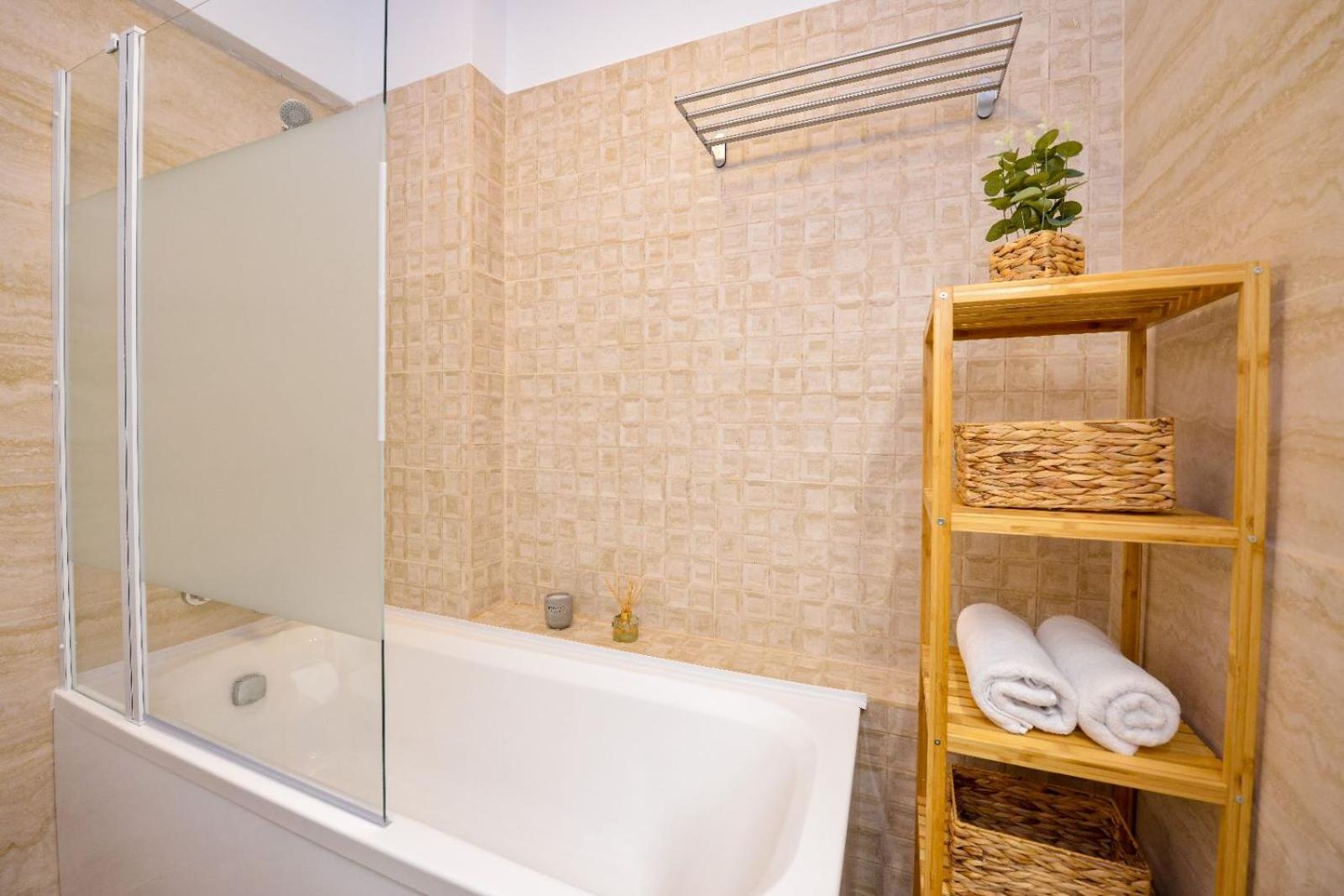 - Private Parking Apartament