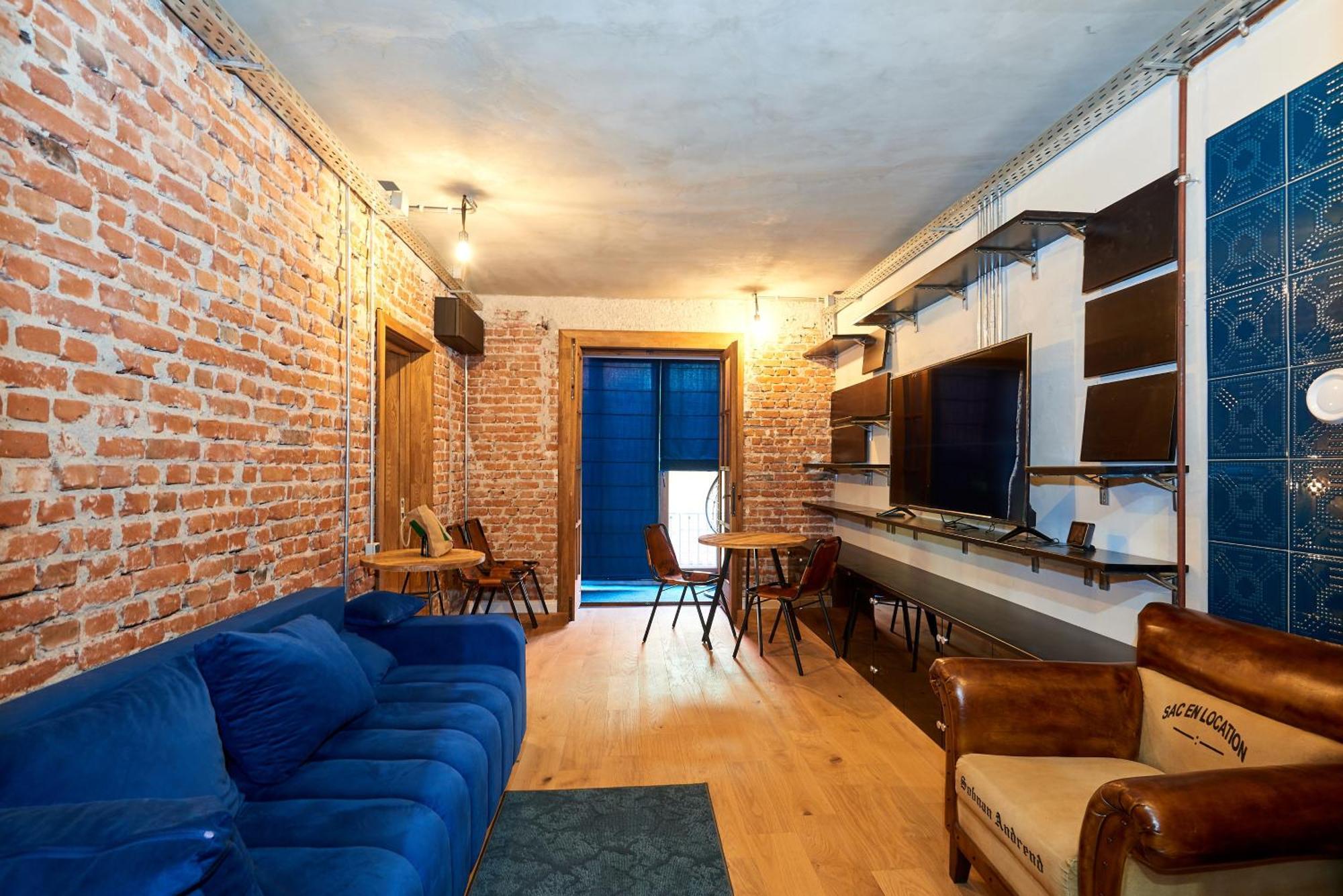 Apartment Chic - Free Netflix, Coffee & Water Included