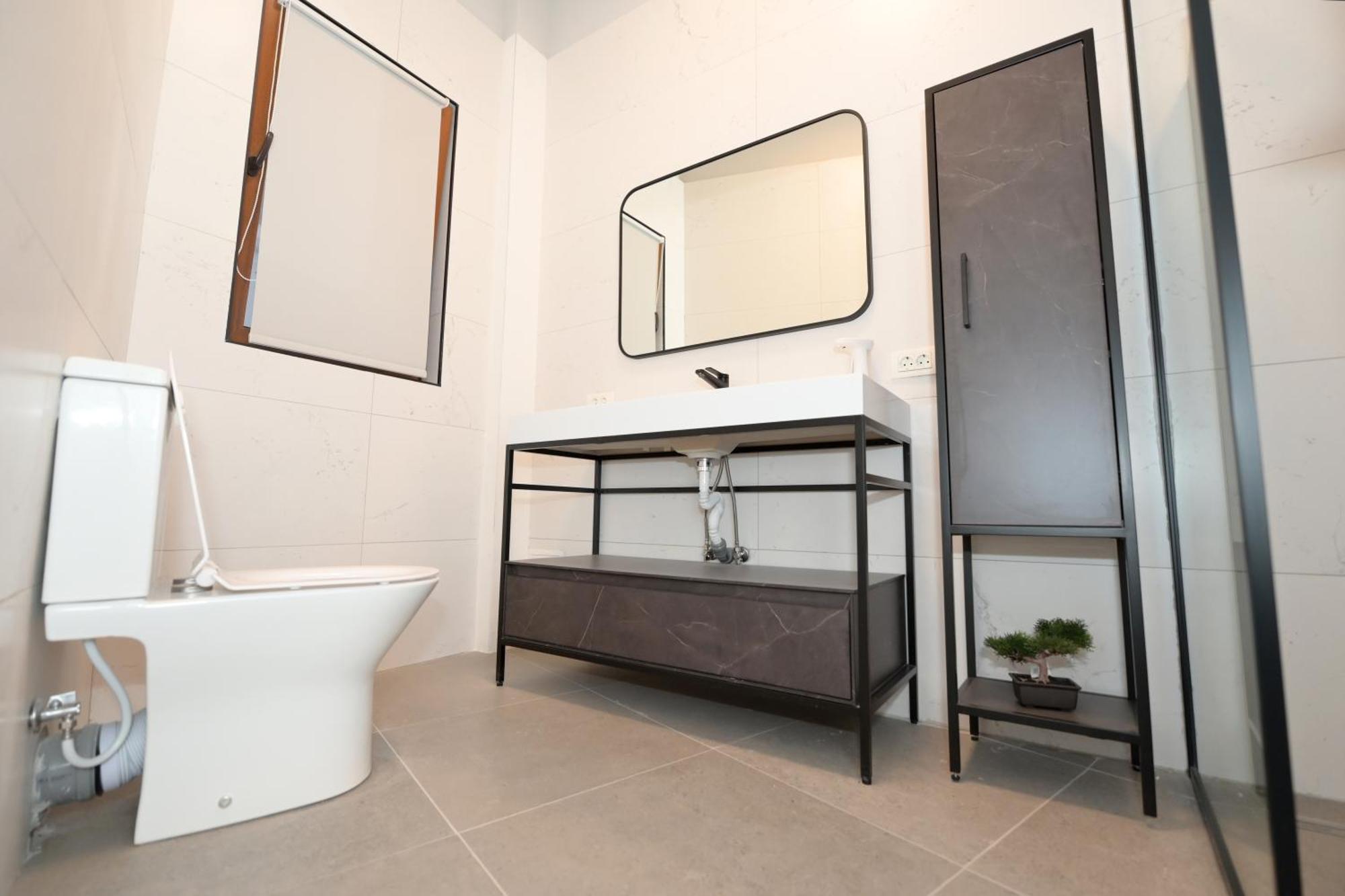 Umbrella Street Center Luxury 2 Bedroom *