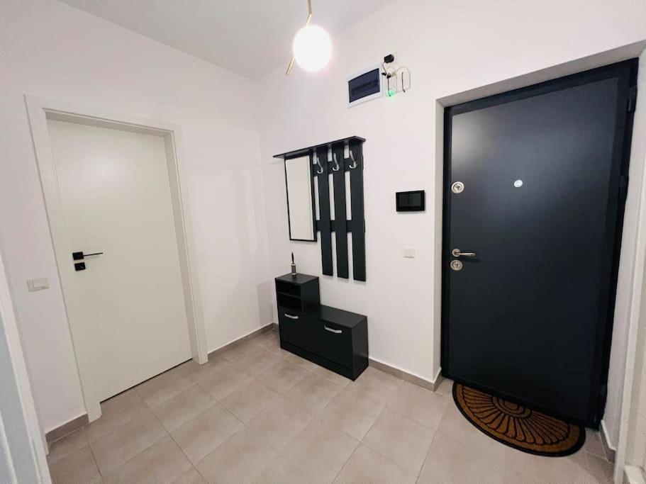 Stylish Urban Studio, Sky Garden