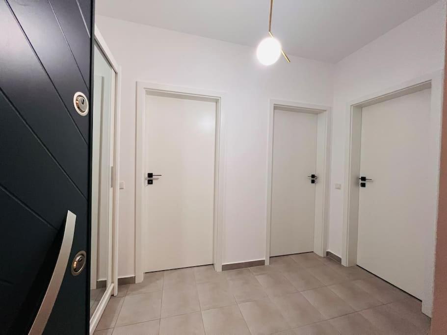 Apartment Stylish Urban Studio, Sky Garden *