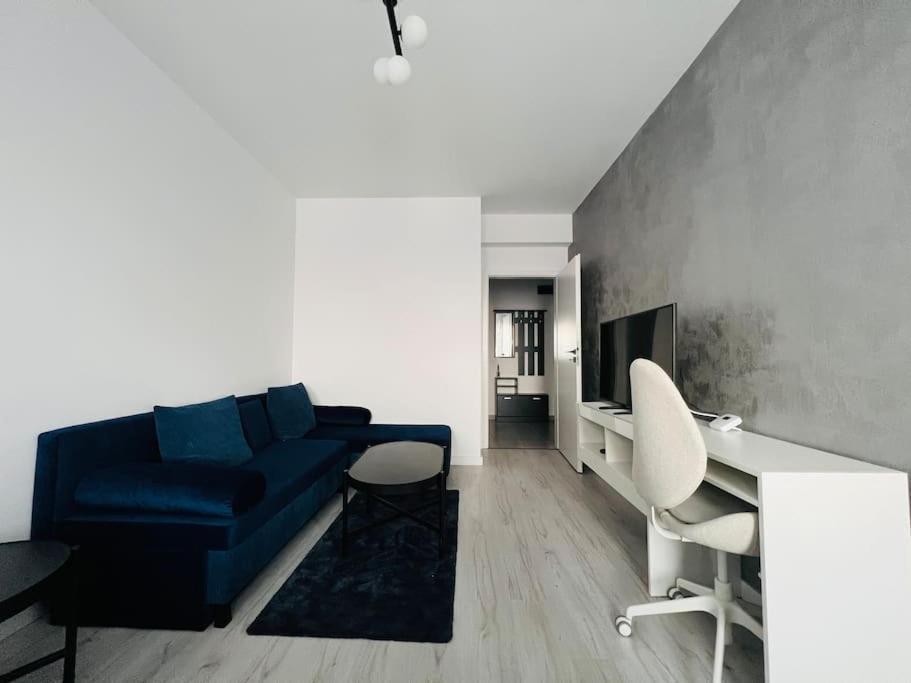 Stylish Urban Studio, Sky Garden Apartment Bucharest