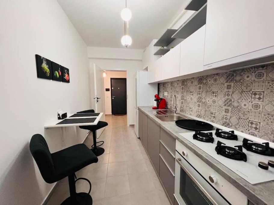 Stylish Urban Studio, Sky Garden * Bucharest