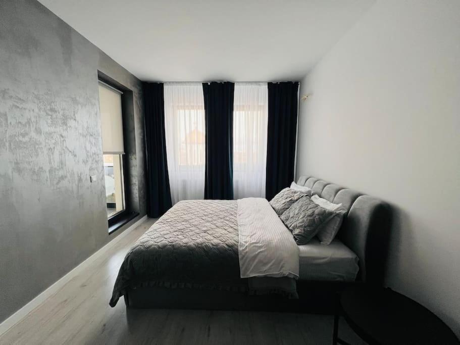 Stylish Urban Studio, Sky Garden Bucharest
