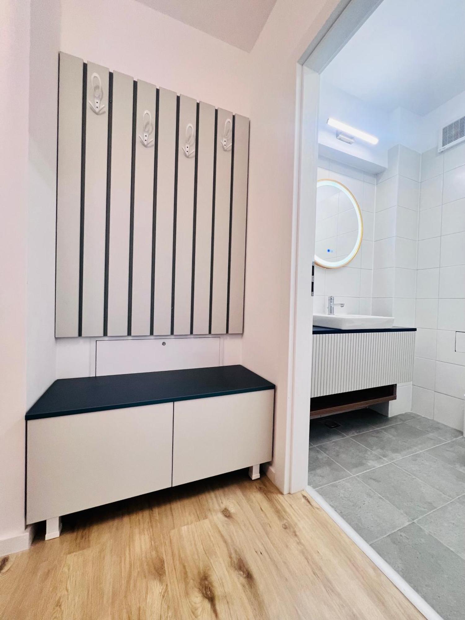 Blue Spot - Chic Pipera Getaway With Balcony * Bucharest