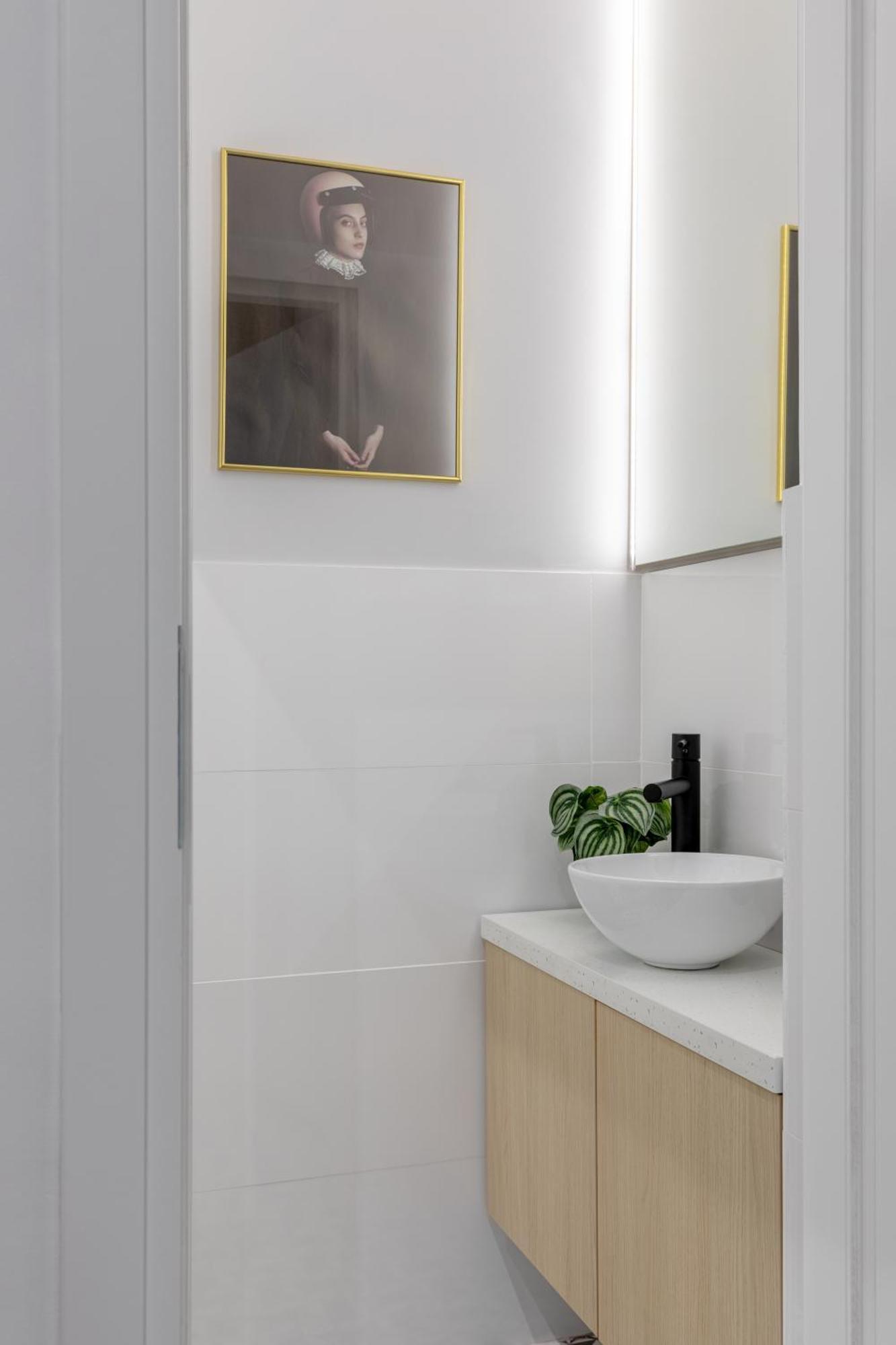 Apartment Holt Luxury Piata Romana 2br Urban Sanctuary Bucharest