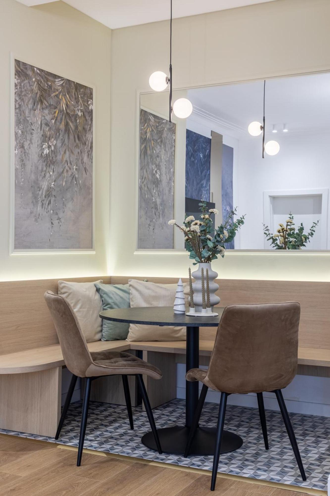 Holt Luxury Piata Romana 2br Urban Sanctuary * Bucharest