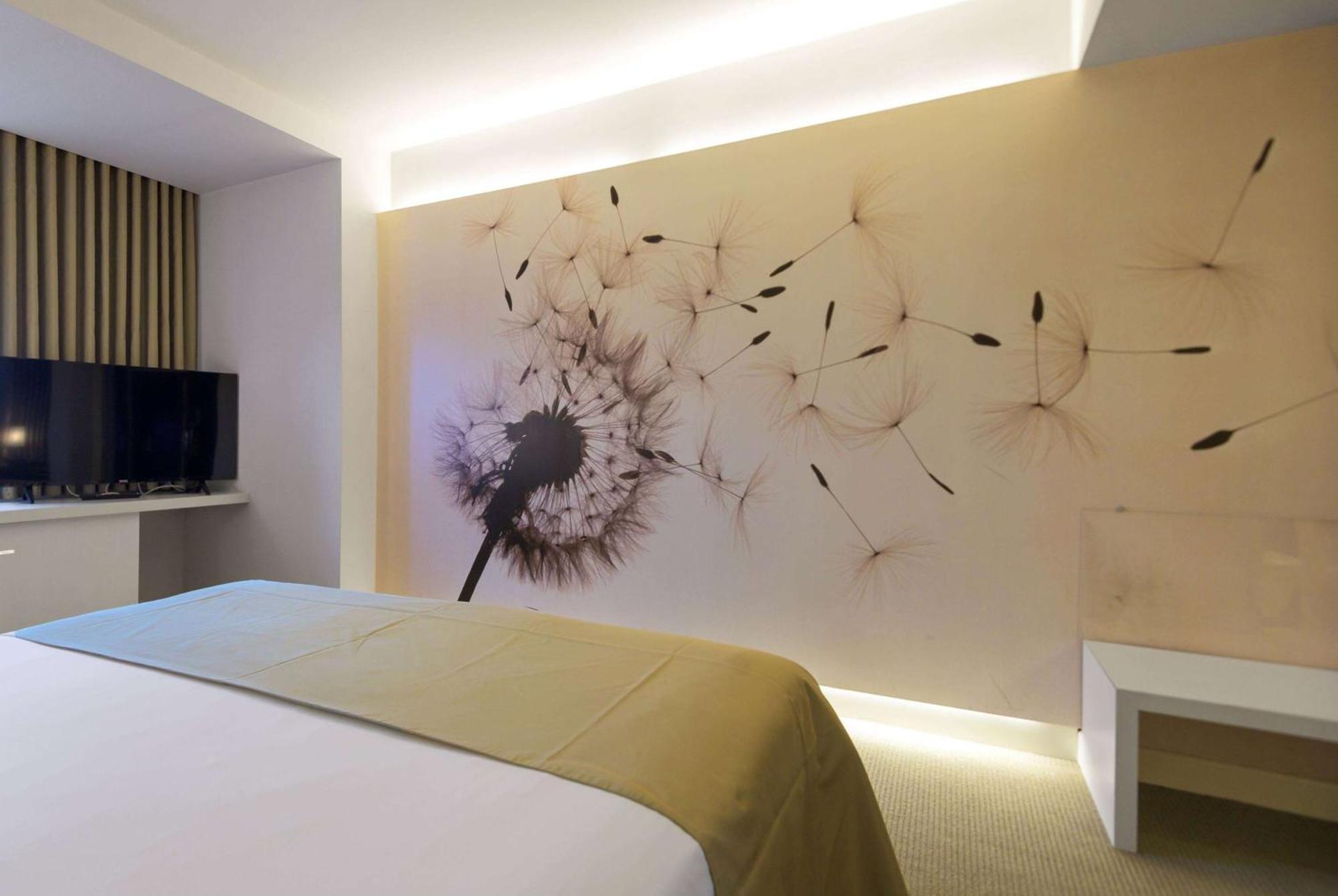 Ramada Plaza By Wyndham Convention Center 4* Bucureşti
