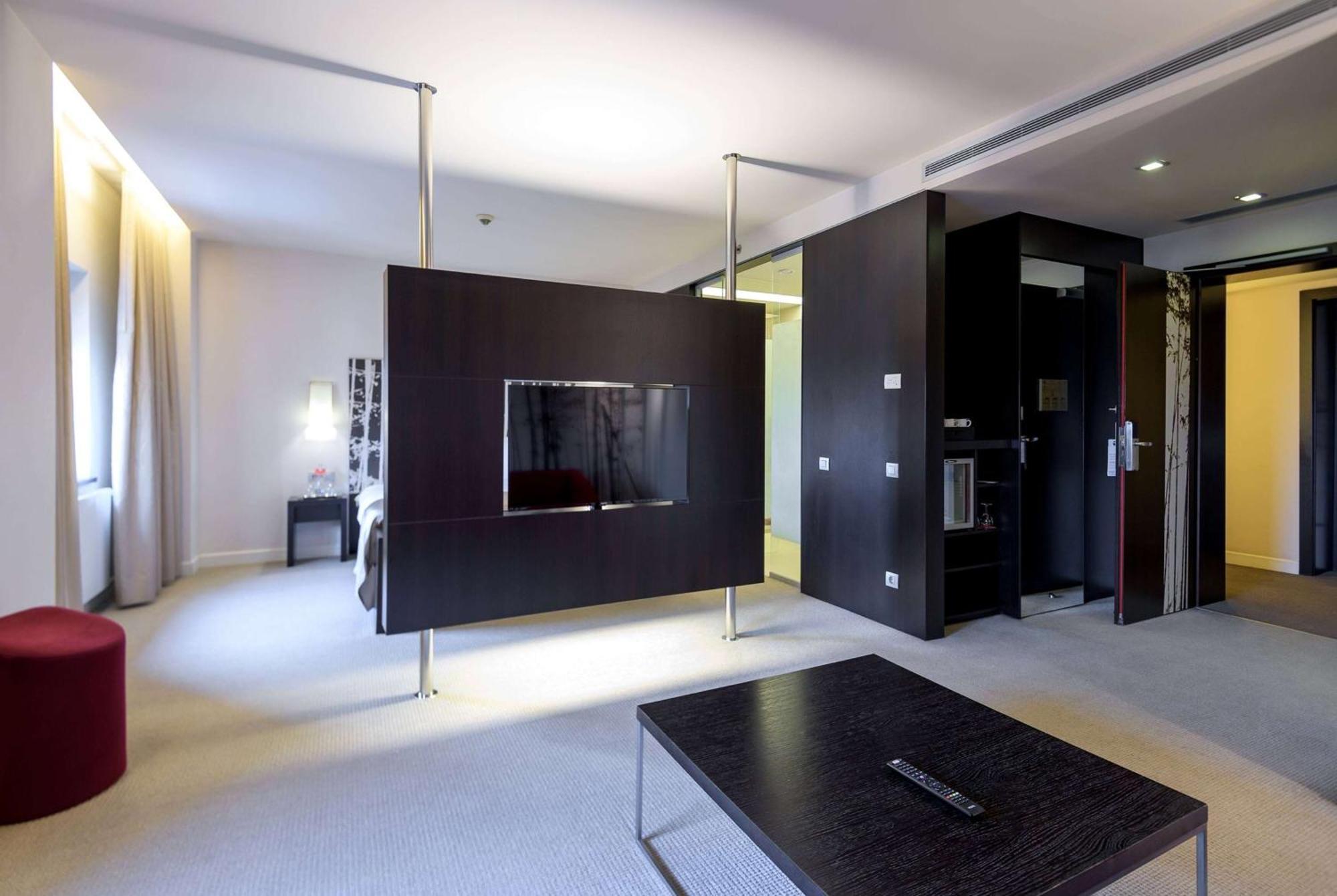 Ramada Plaza By Wyndham Convention Center 4* Bucureşti