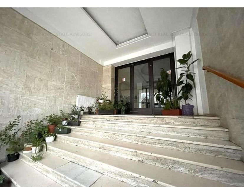 Luxury Nr 5 ***** Bucharest