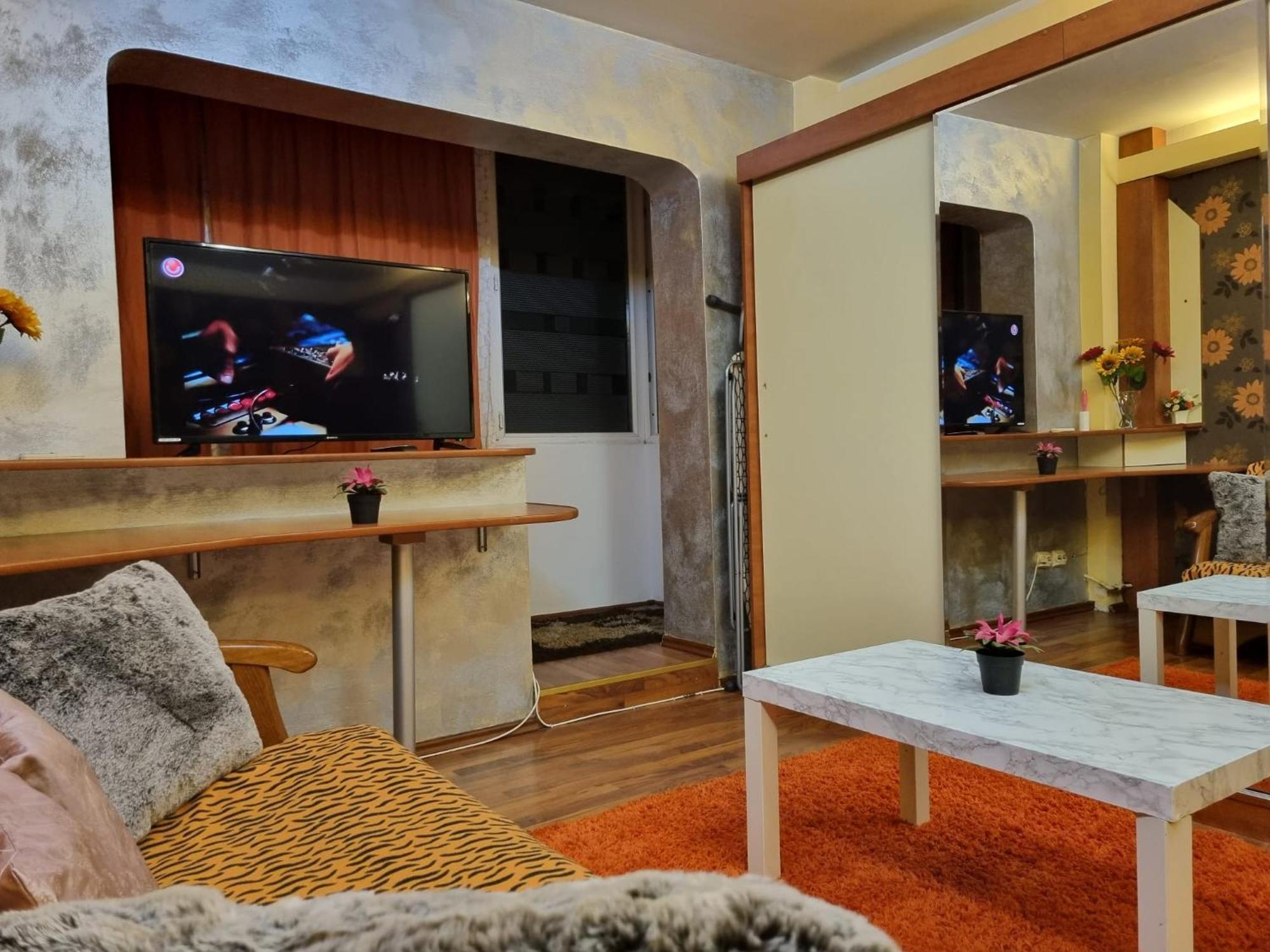 My House - Ultracentral Romana Square Near Old Town Apartamento Bucareste