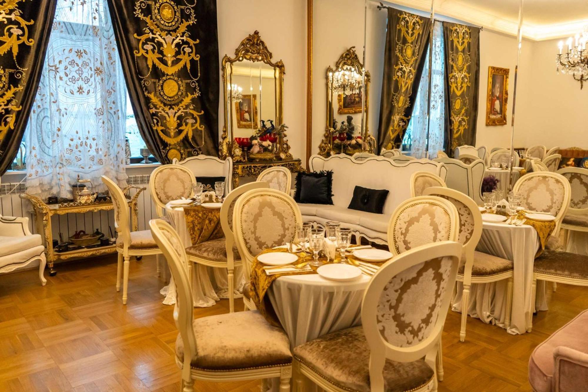 Conacul Coroanei Luxury Boutique Hotel Bucureşti