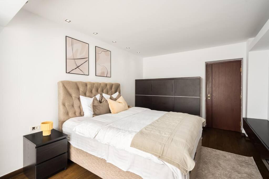 Apartment Superb Views 3br Duplex - 4 Balconies + Parking