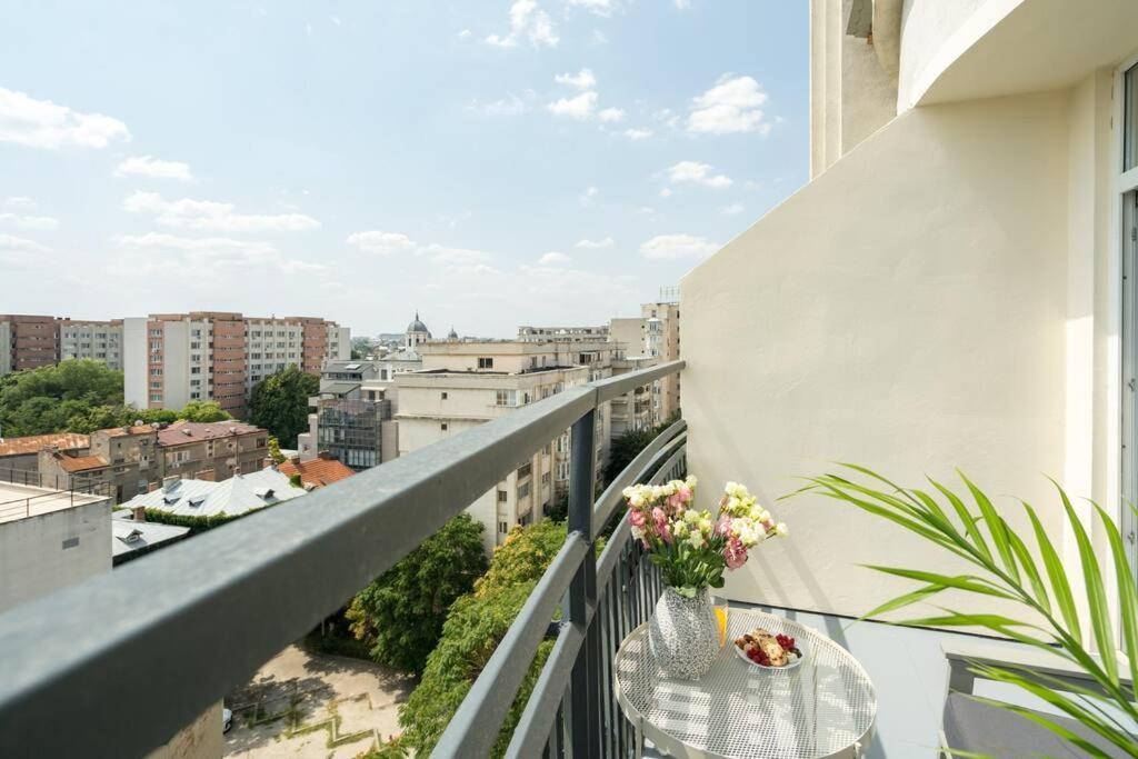 Apartment Superb Views 3br Duplex - 4 Balconies + Parking *