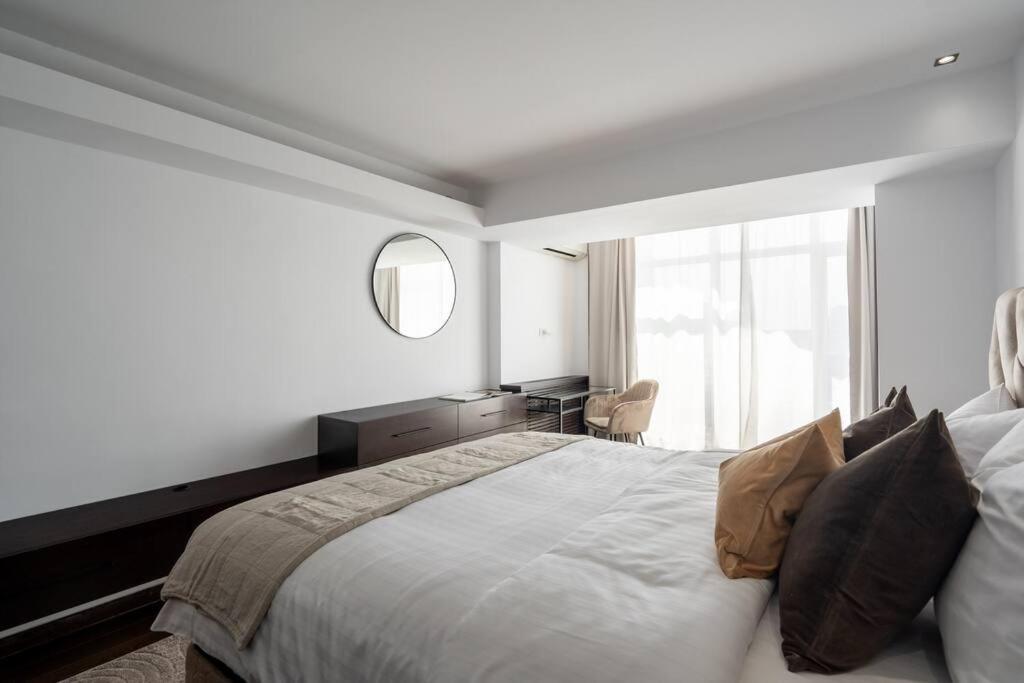 Superb Views 3br Duplex - 4 Balconies + Parking Apartment *