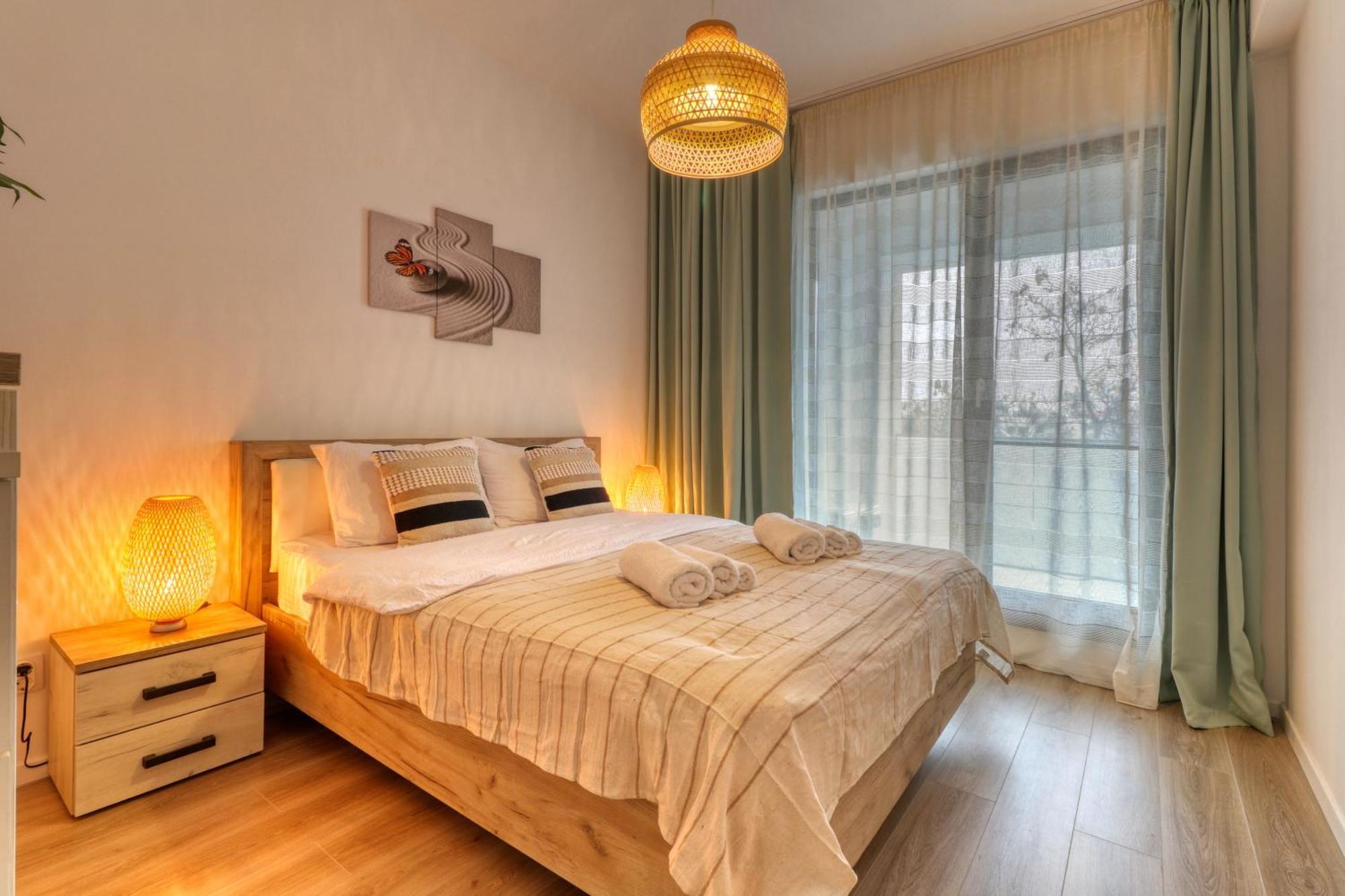 Relaxation Station - My Charming, Cosy&inviting - Smart Thermostat - Private Parking - Ior Park - Long Term Price Cuts
