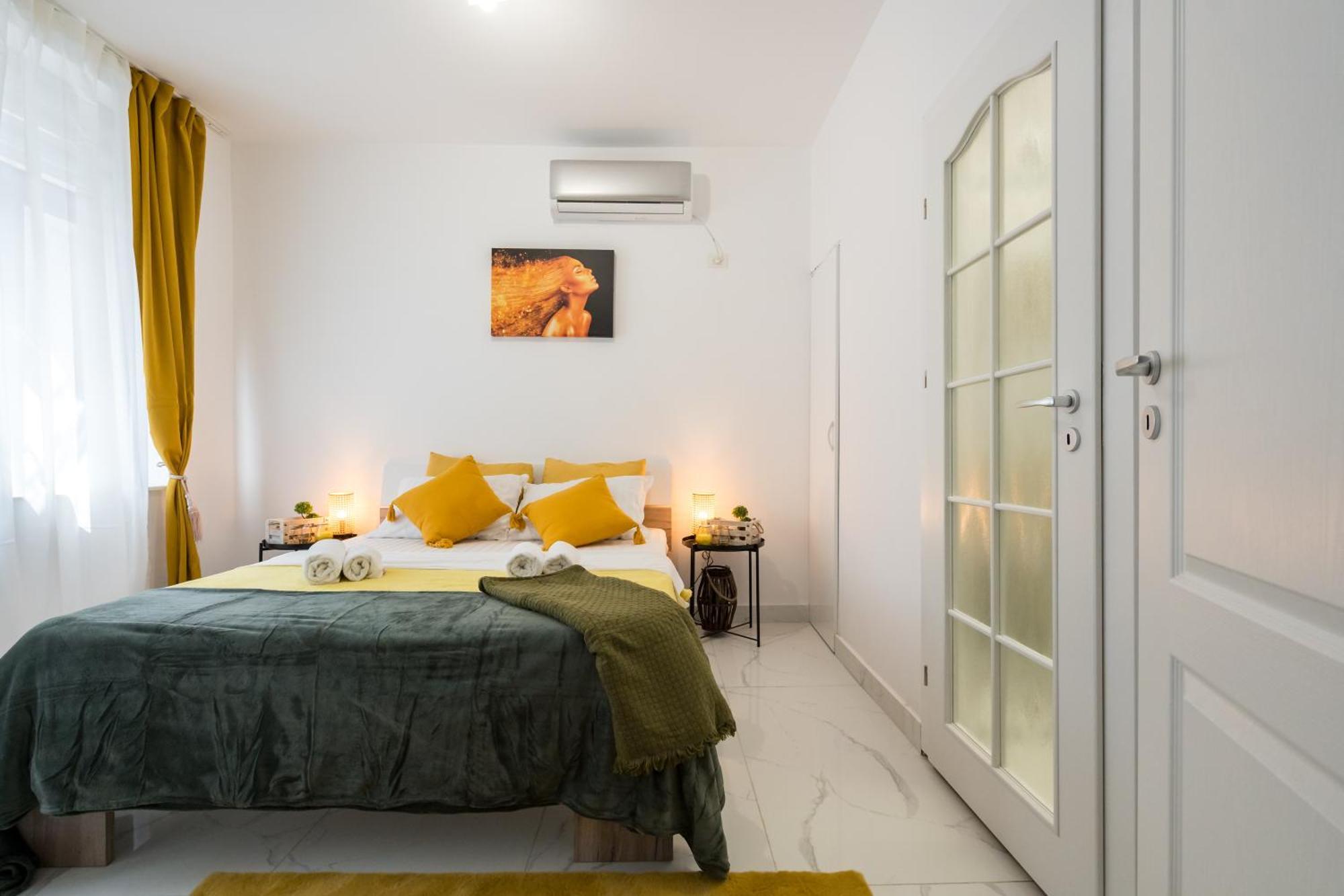 Apartment Light-monza-unirii Bucharest