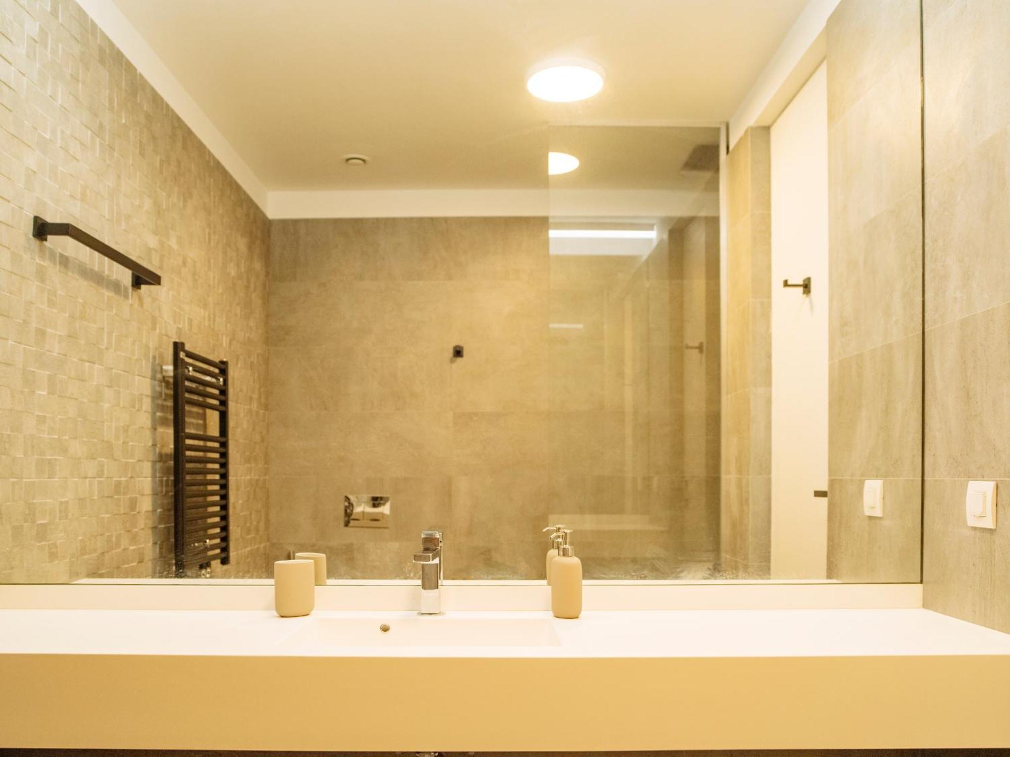 Luxury Living: Spectacular Views & Modern Elegance Apartment Bucharest