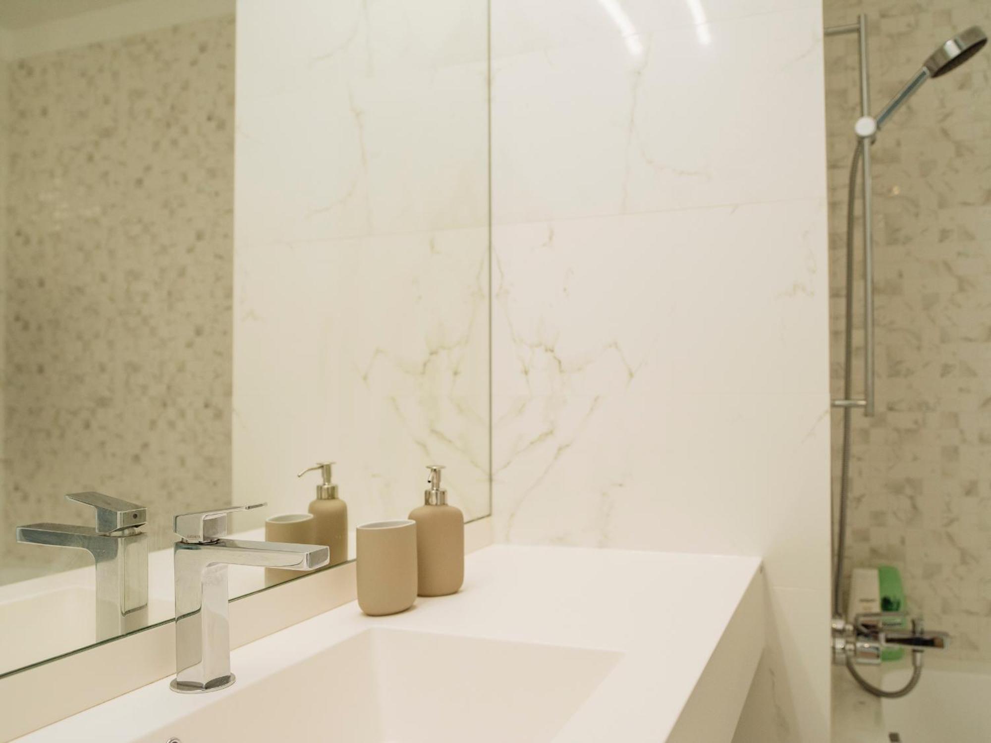 Luxury Living: Spectacular Views & Modern Elegance * Bucharest
