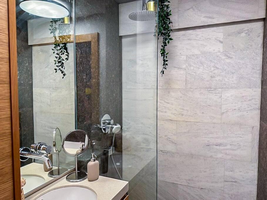 Chic 1br - Amzei Square Apartment *