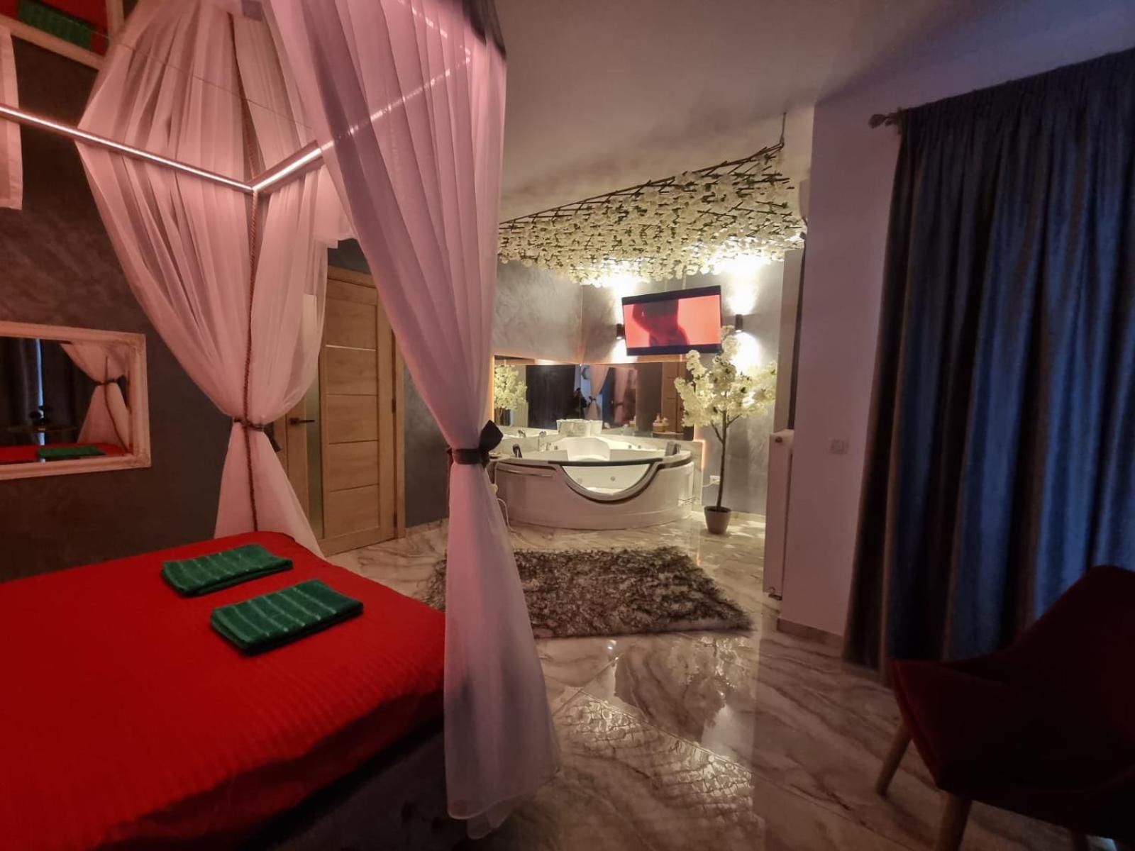 Apartment Deluxe Jacuzzi & Baldaquin *