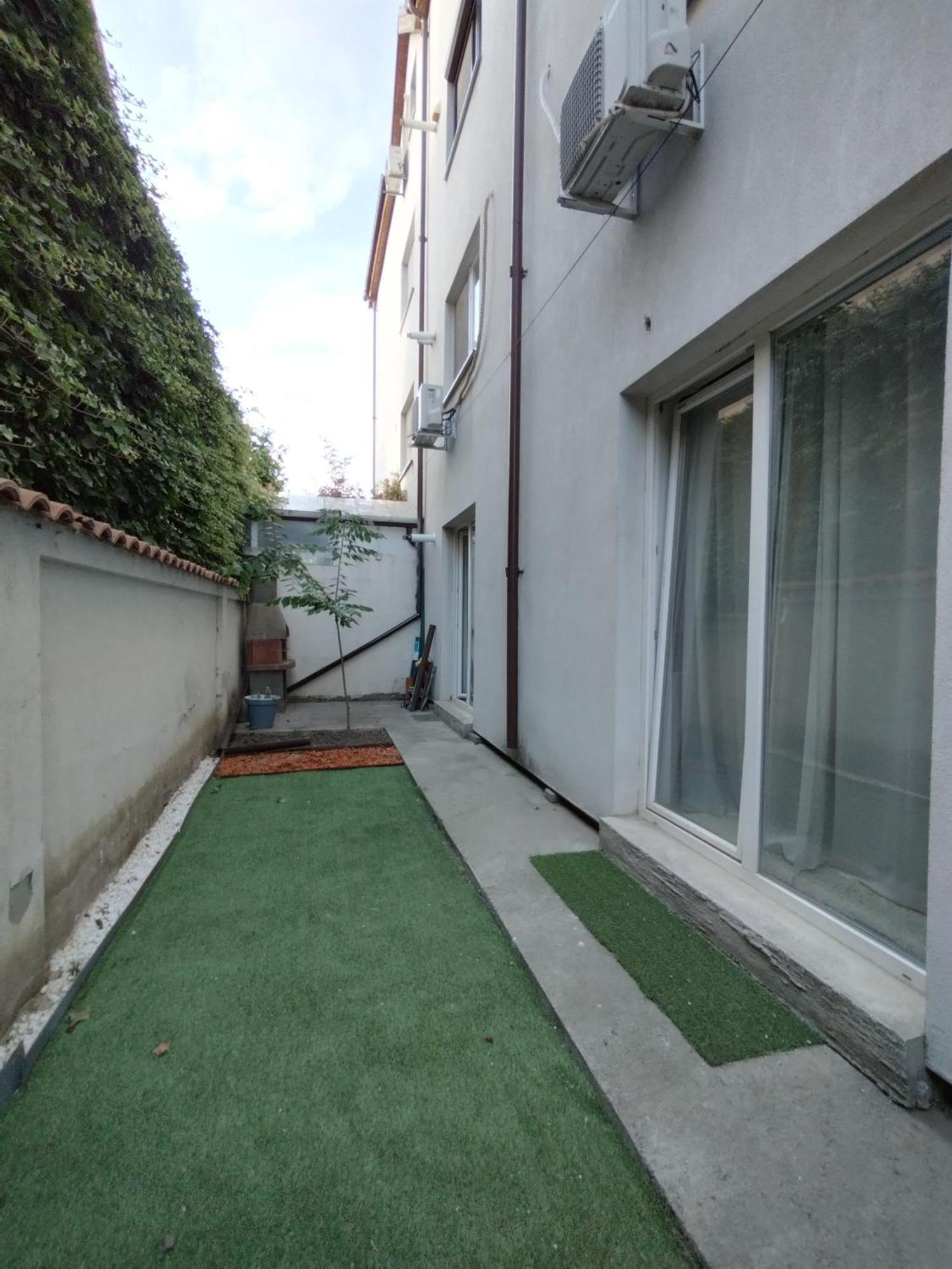 Kira Apartment