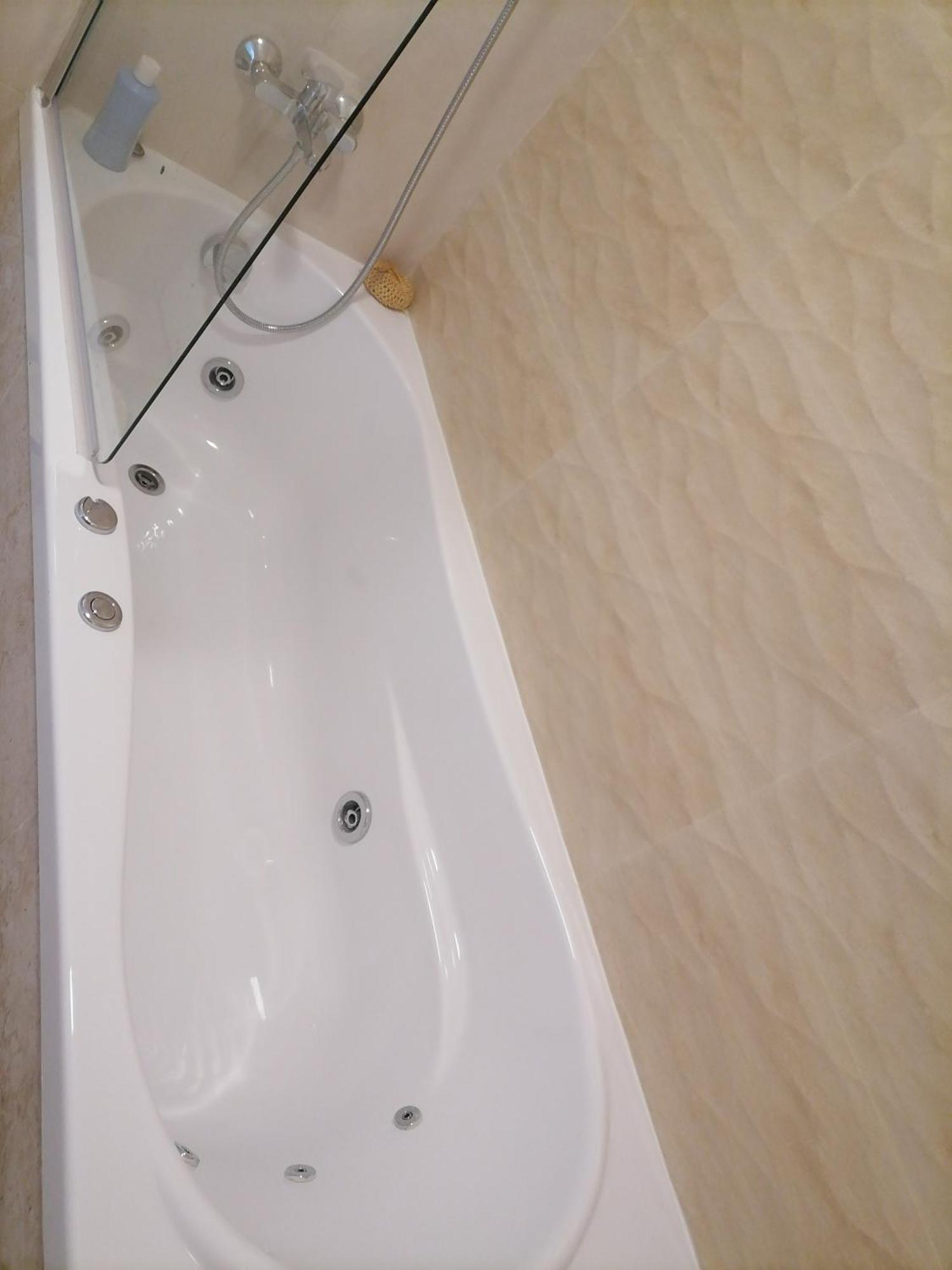 Apartamento Luxury 4-rooms, 2-bathrooms, Obor Area *