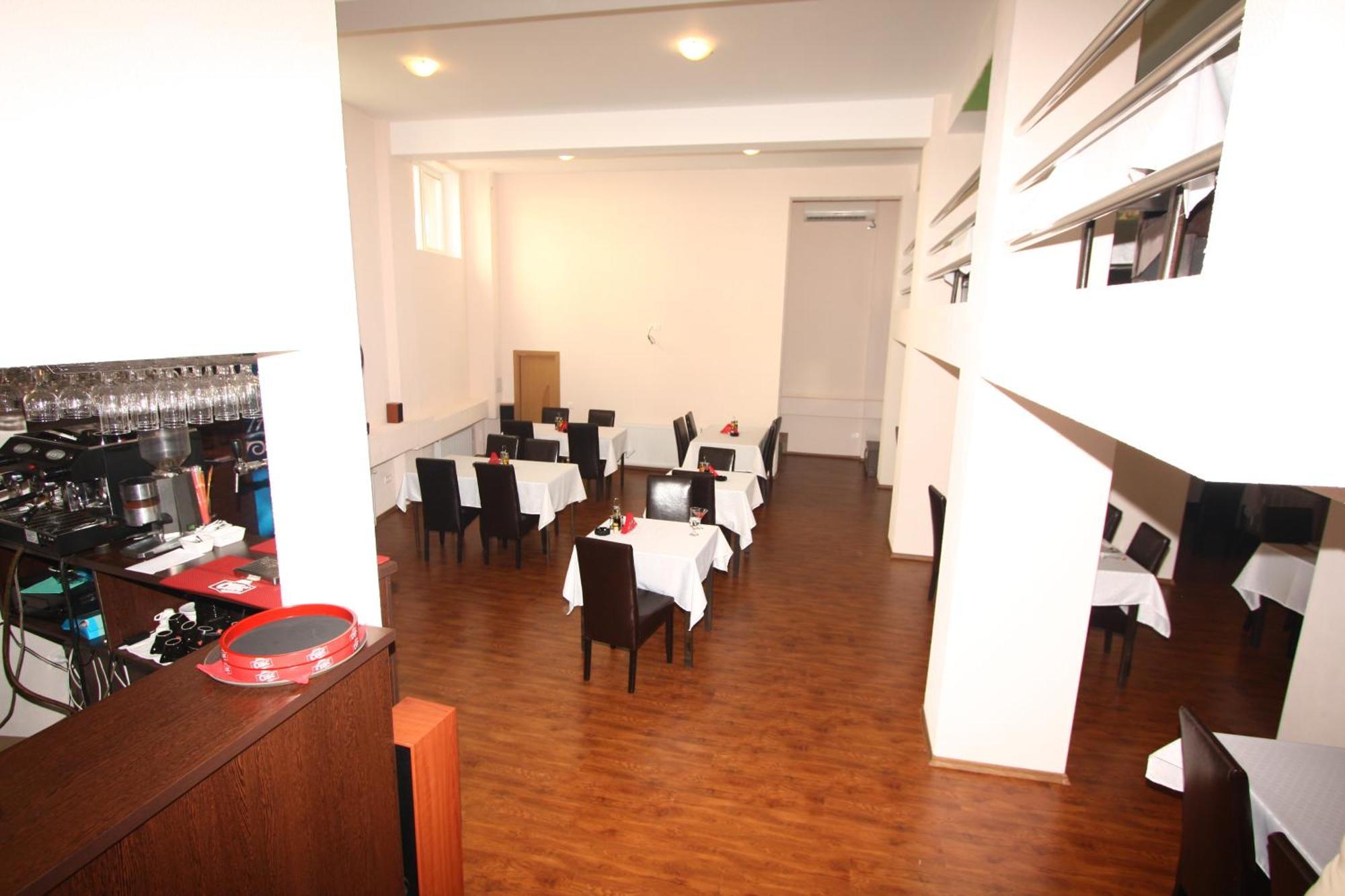 Hotel Basarab 2*