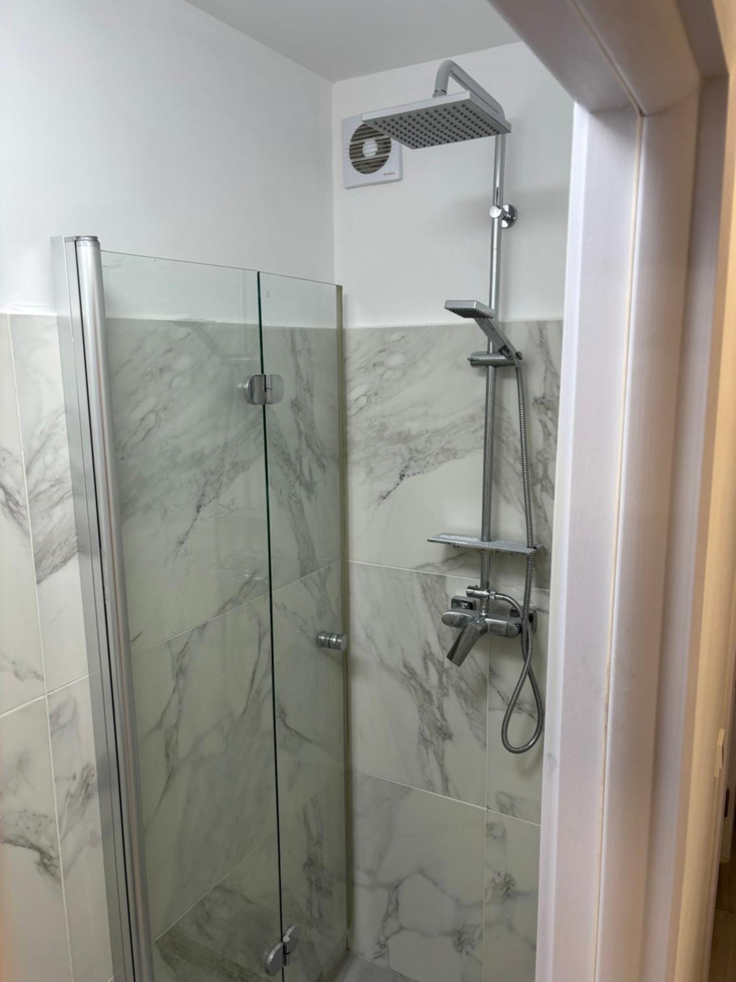 Apartamento 3 Decomandat Bucareste