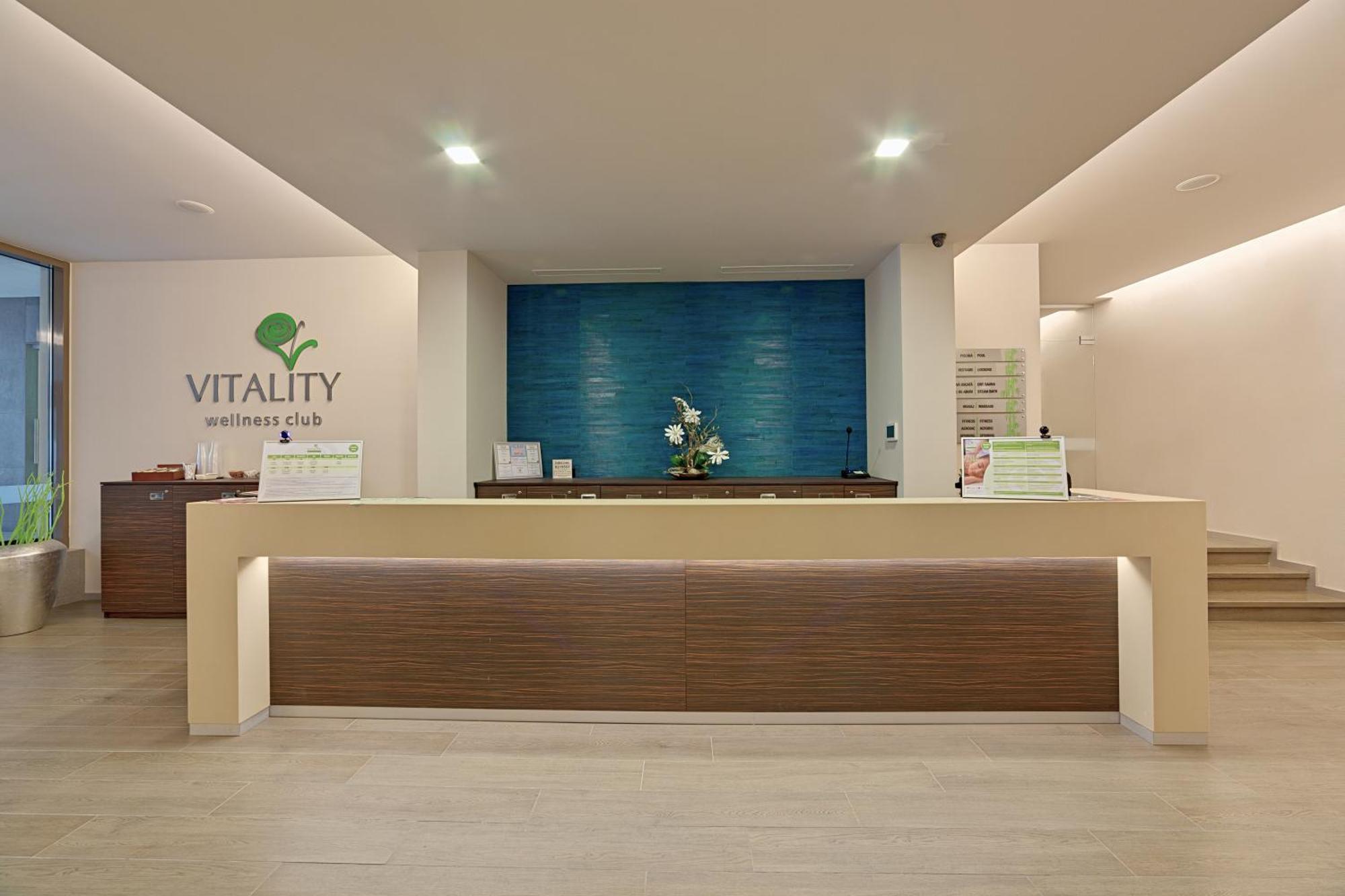 Ramada By Wyndham Parc 4*
