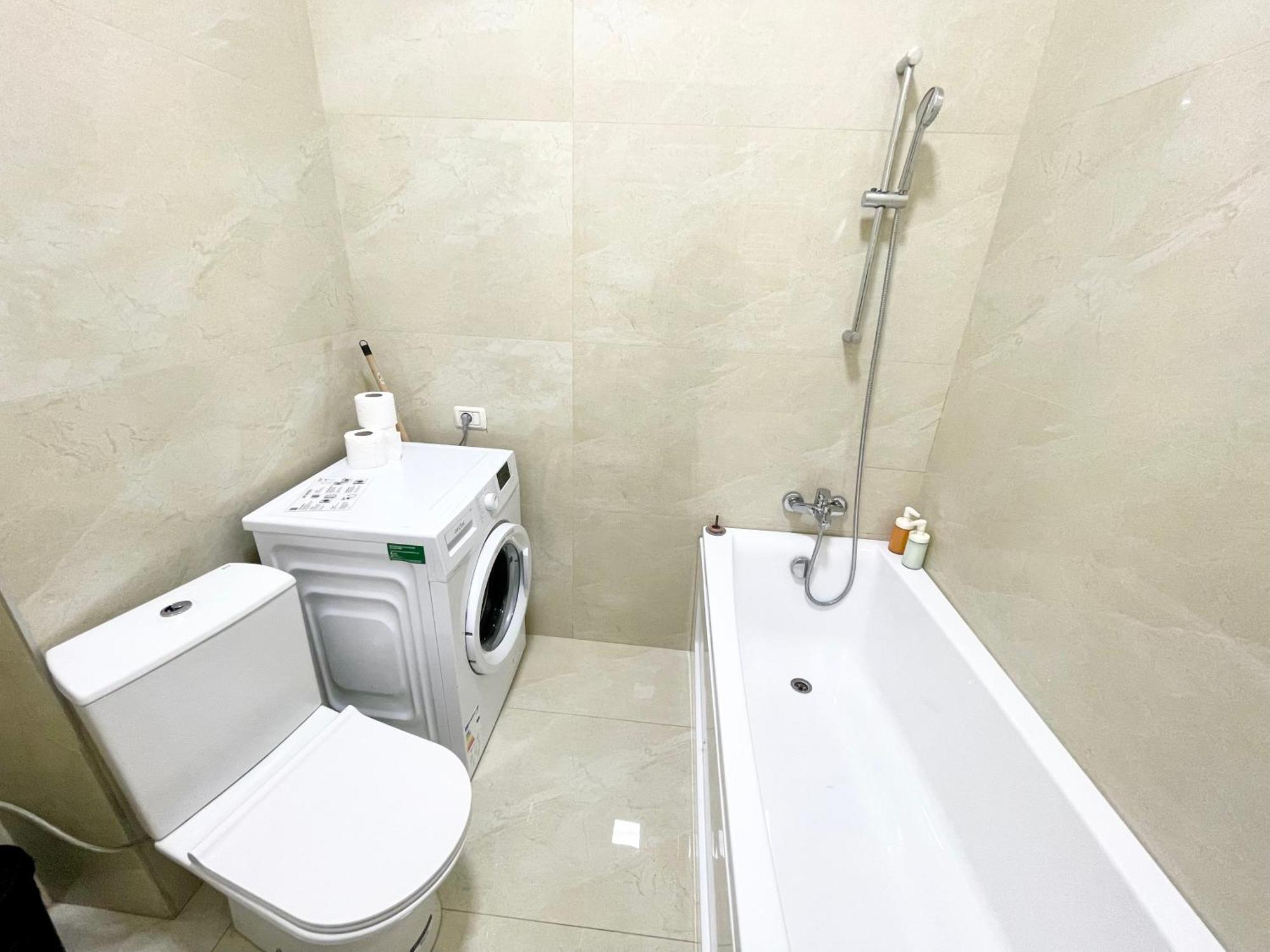 Apartment Adress Dd19 *