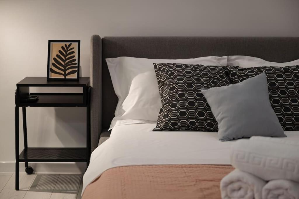 Urban Haven - Modern Apartment *