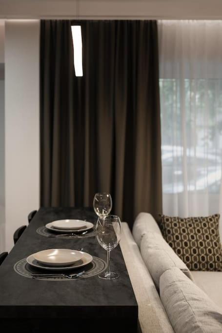 Urban Haven - Modern Apartment *