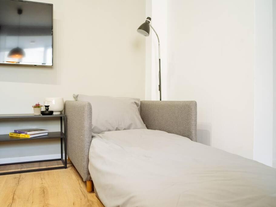 Angel - Old Town Centre Apartment *